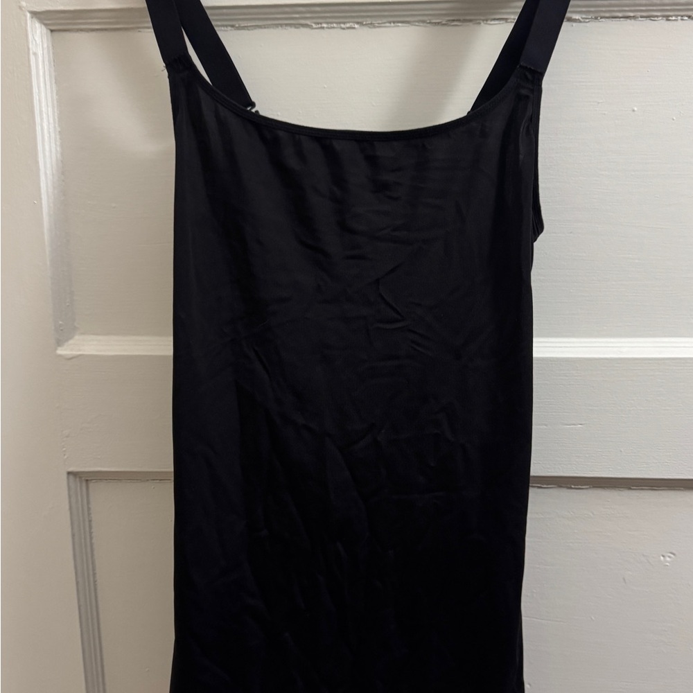 ⭐️Maidenform Black Sleeveless Top
